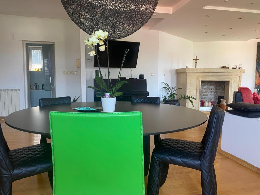 Modern City-Centre Penthouse With Spectacular Views / 135Sqm Zagreb Eksteriør billede